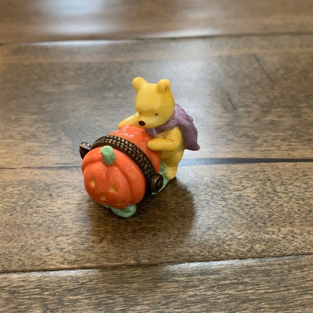 Vintage Winnie the Pooh Porcelain Halloween Trinket Box